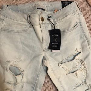 AMERICAN EAGLE OUTFITTERS DISTRESSED SUPER STRETCH